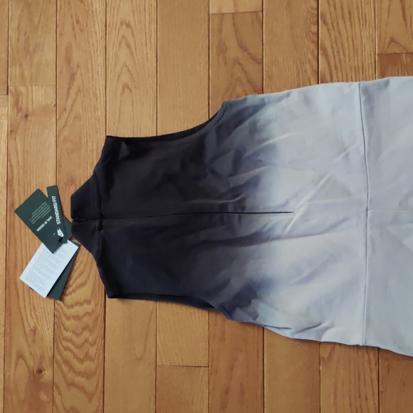 Nike Women's jumpsuit - Picture 6 of 7